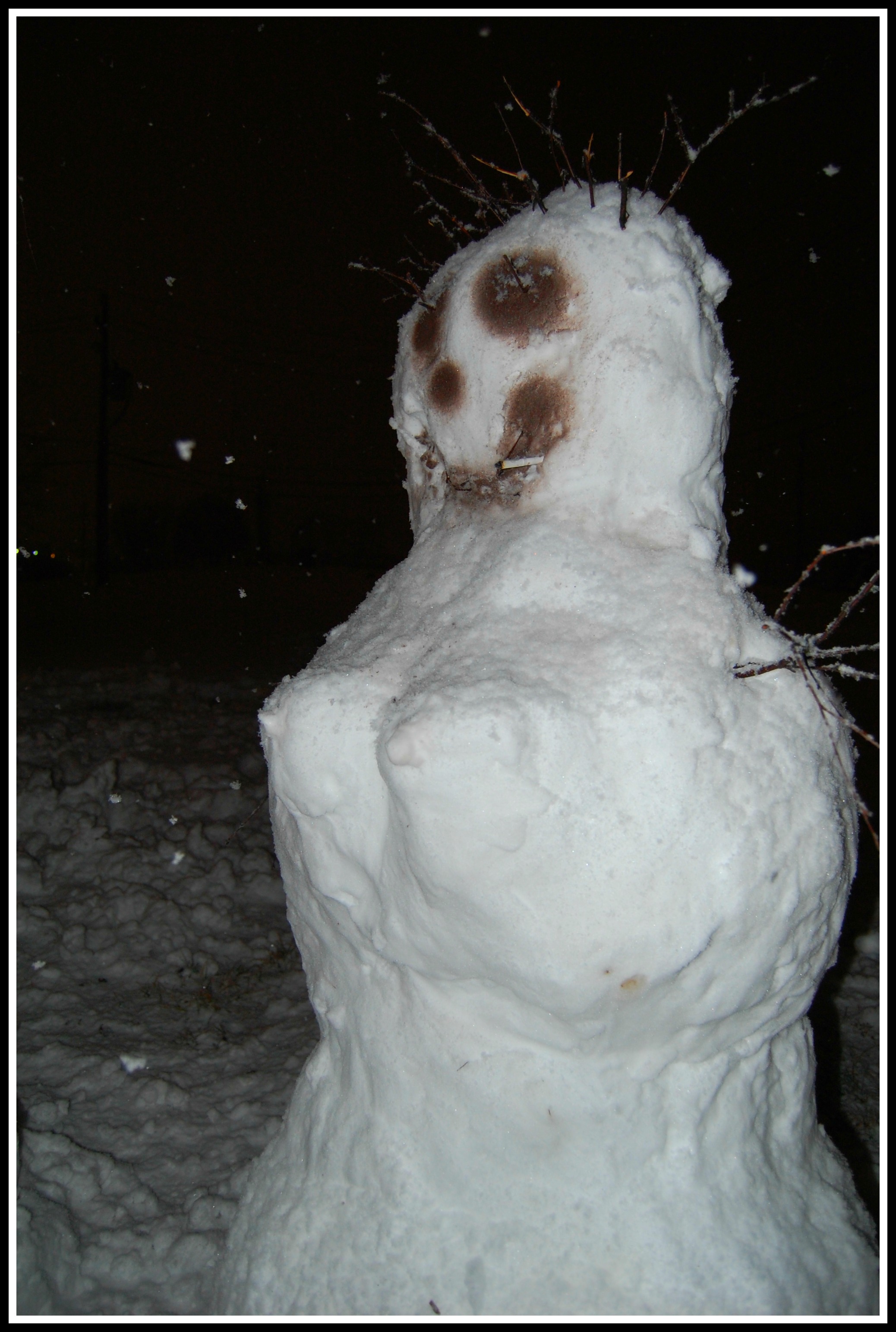 snow-woman-with-boobies.jpg