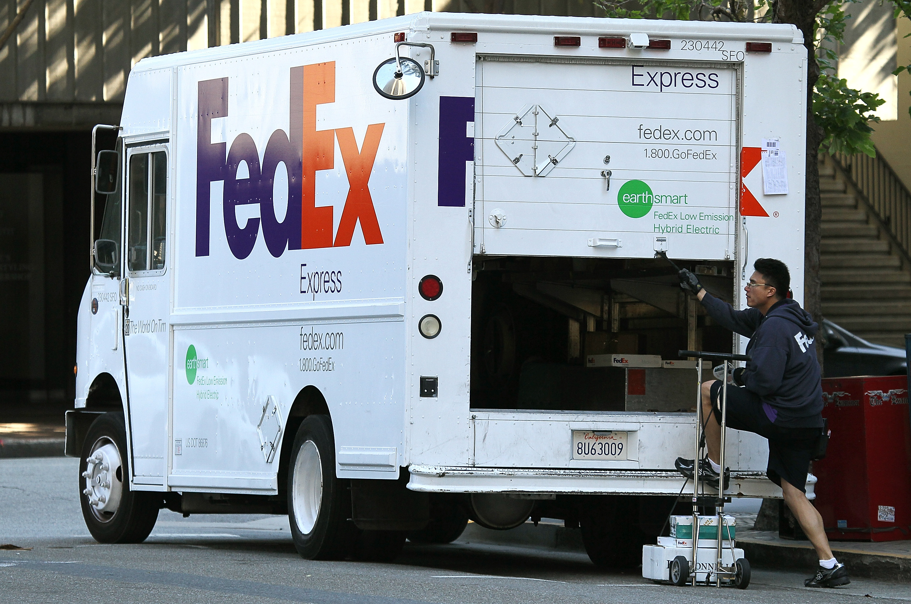 Fedex-Truck.jpg