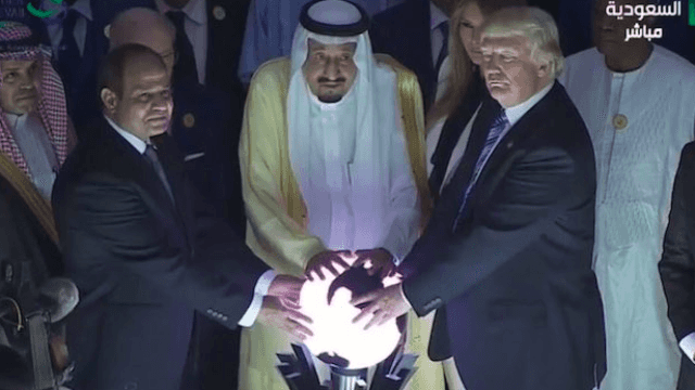 trump-touching-creepy-glowing-orb-egyptian-saudi-meme-sdJ.png