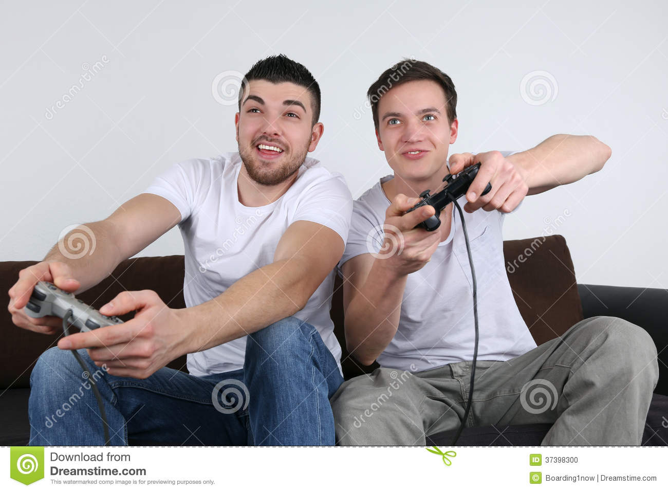 young-people-having-fun-playing-video-games-37398300.jpg