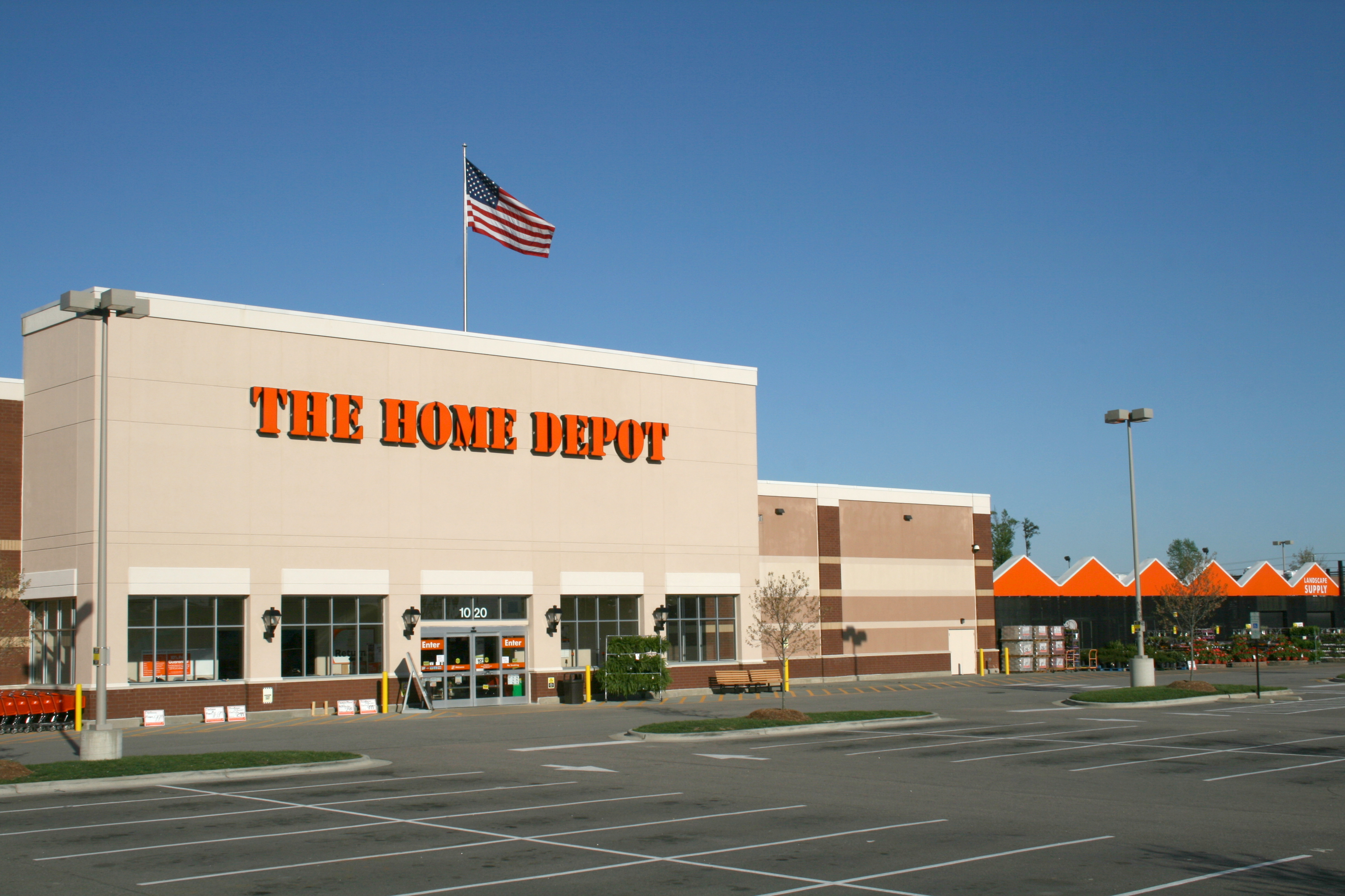 2009-04-12_The_Home_Depot_in_Knightdale.jpg